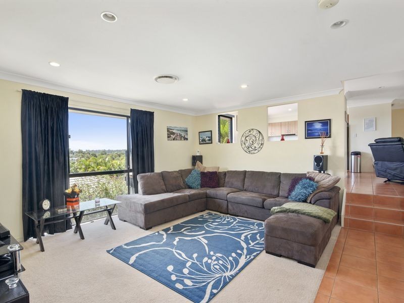 14 Amanu Crescent, Pacific Pines QLD 4211