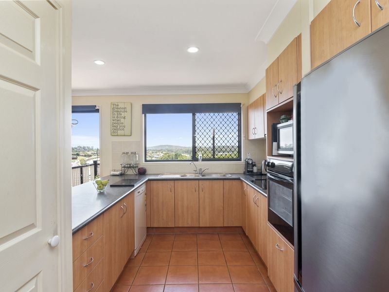 14 Amanu Crescent, Pacific Pines QLD 4211