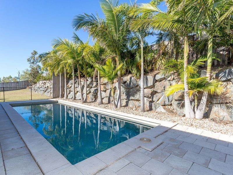 51 Hillary Circuit, Pacific Pines QLD 4211