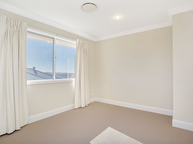 51 Hillary Circuit, Pacific Pines QLD 4211