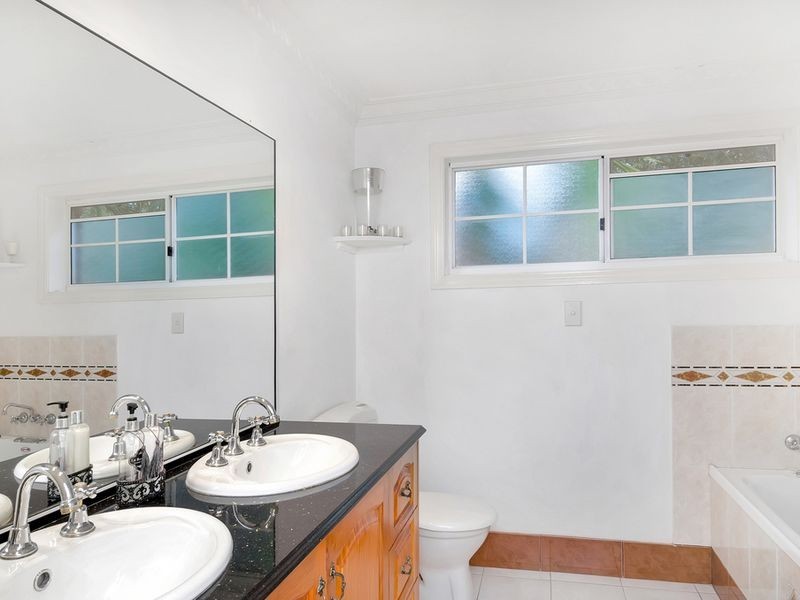 6 Nakula Street, Gaven QLD 4211