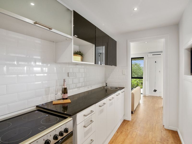 7 Allardyce Crescent, Pacific Pines QLD 4211