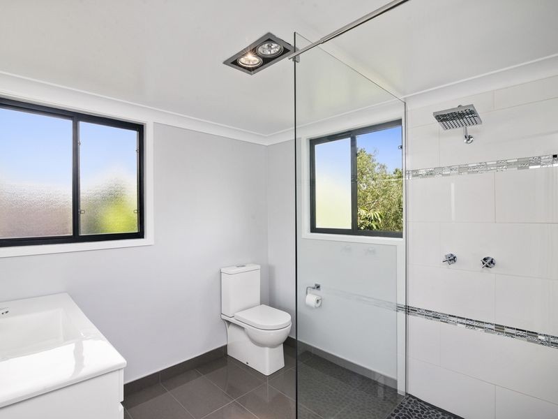 7 Allardyce Crescent, Pacific Pines QLD 4211
