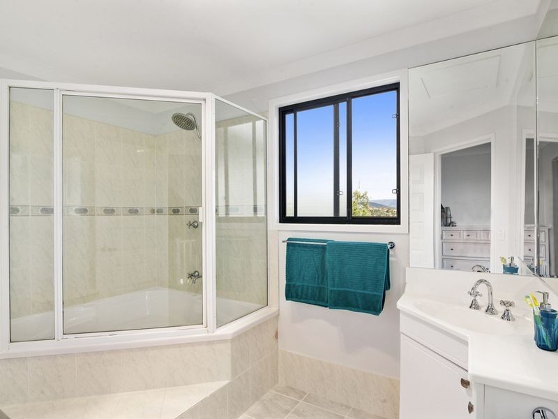 7 Allardyce Crescent, Pacific Pines QLD 4211