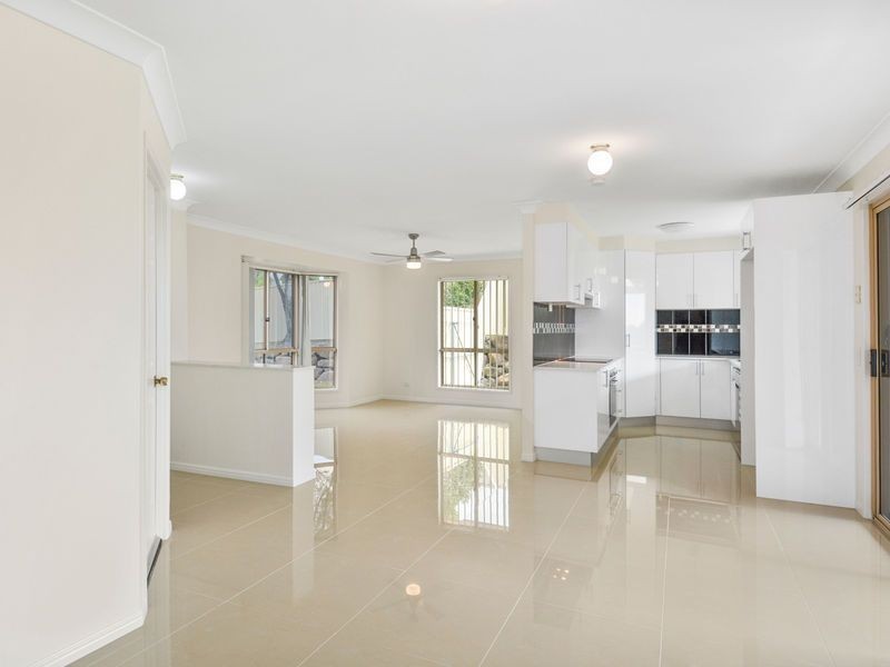 25 Crestridge Crescent, Oxenford QLD 4210