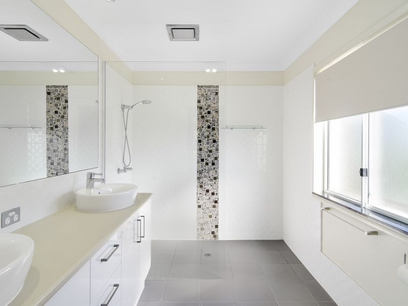 28 Tristania Way, Highland Park QLD 4211