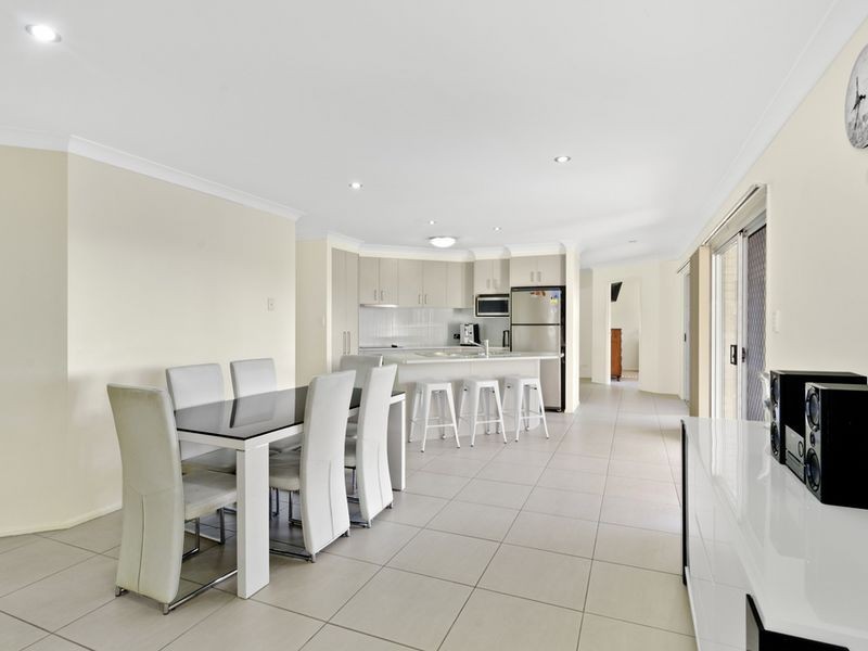 28 Tristania Way, Highland Park QLD 4211