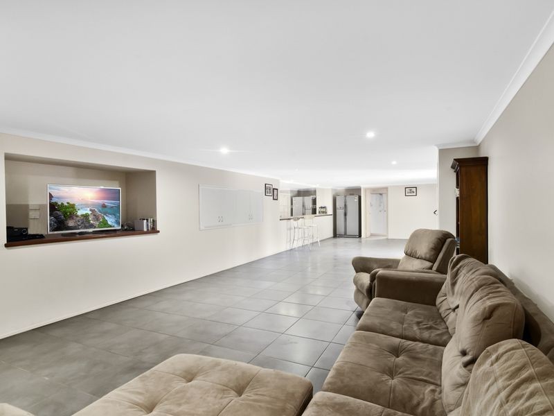 28 Tristania Way, Highland Park QLD 4211
