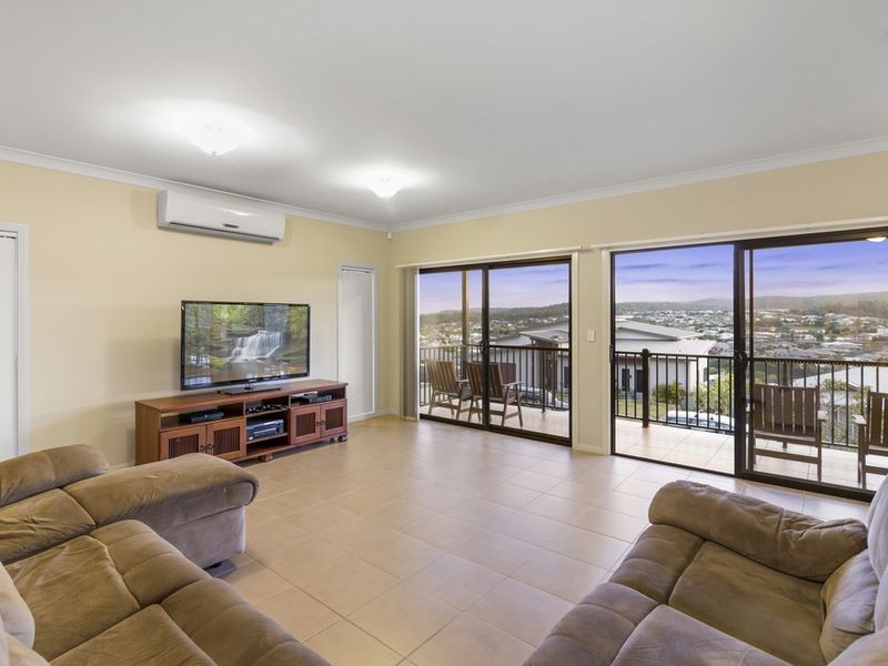 22 Angourie Crescent, Pacific Pines QLD 4211