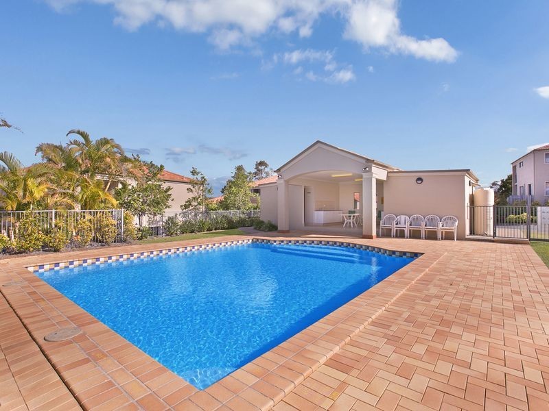 3/1 Santa Isobel Boulevard, Pacific Pines QLD 4211