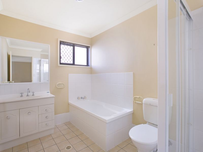 3/1 Santa Isobel Boulevard, Pacific Pines QLD 4211