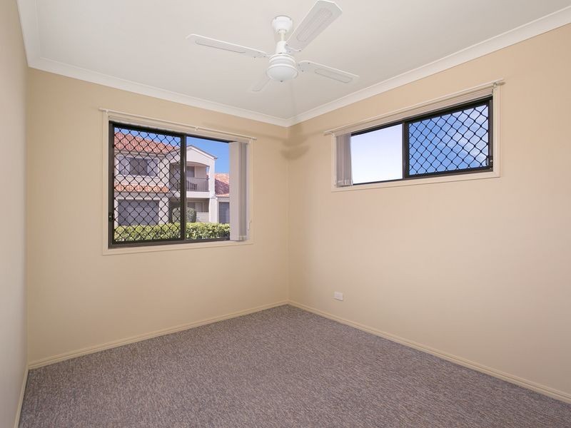 3/1 Santa Isobel Boulevard, Pacific Pines QLD 4211