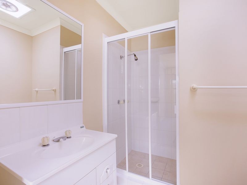 3/1 Santa Isobel Boulevard, Pacific Pines QLD 4211