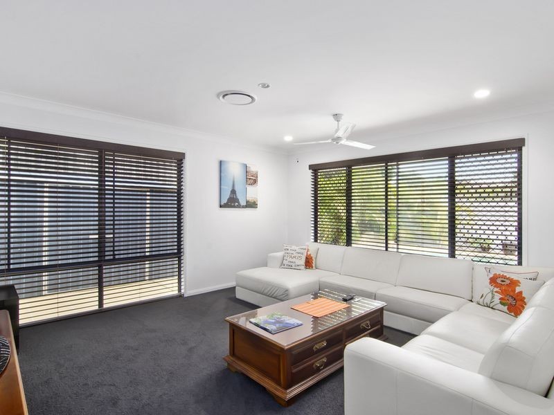 53 Victoria Drive, Pacific Pines QLD 4211