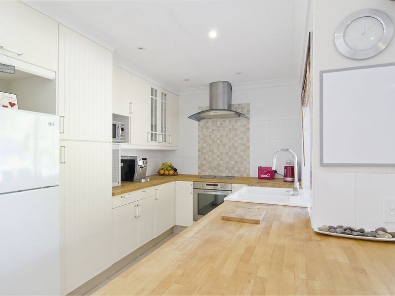 25 Galapagos Way, Pacific Pines QLD 4211