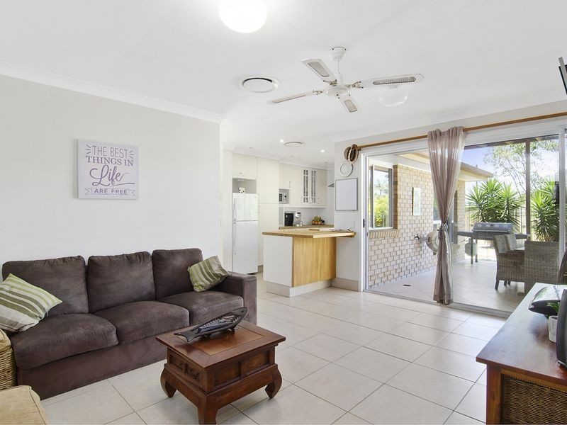 25 Galapagos Way, Pacific Pines QLD 4211