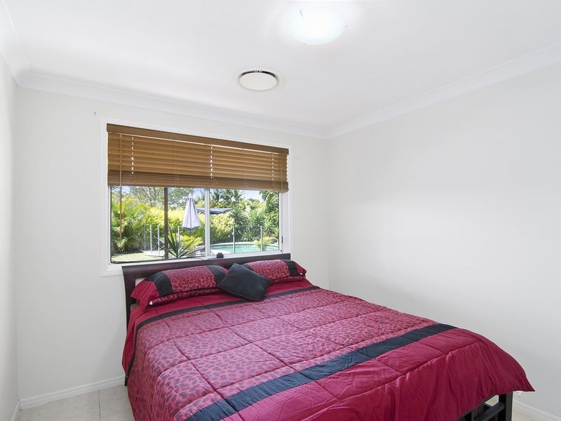 25 Galapagos Way, Pacific Pines QLD 4211