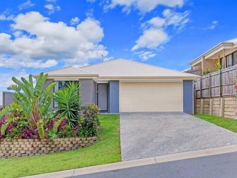 5 Rise Circuit, Pacific Pines QLD 4211
