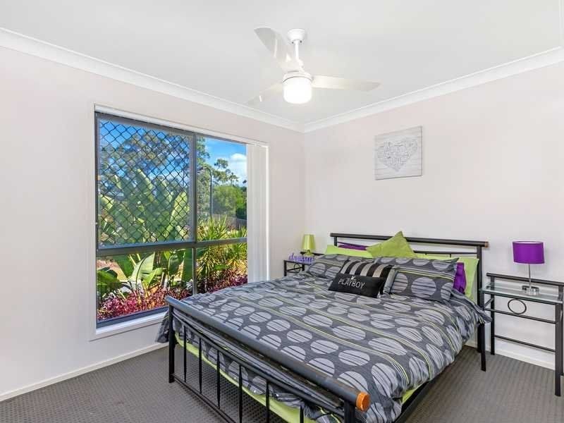 5 Rise Circuit, Pacific Pines QLD 4211