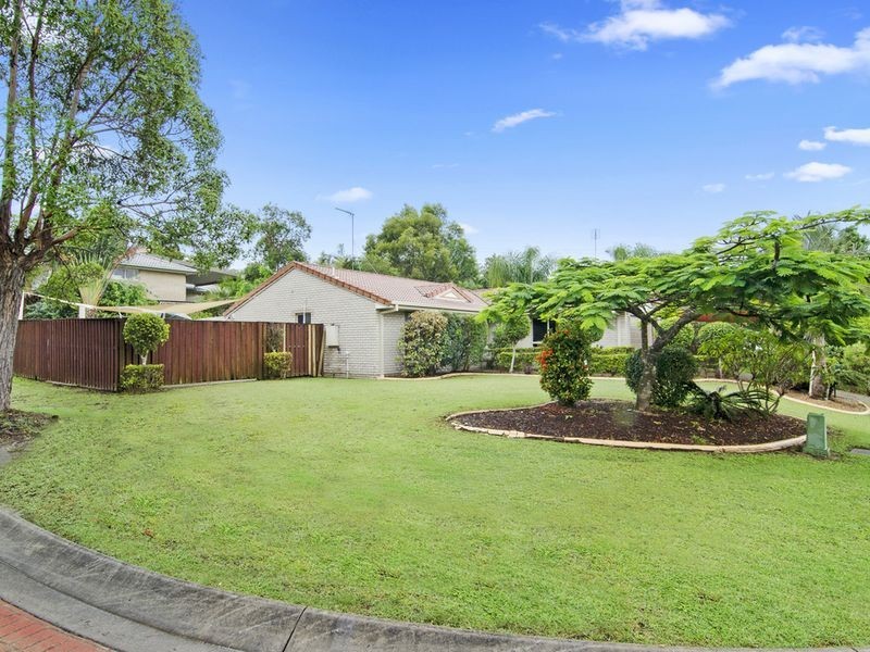 5 Polynesia Avenue, Pacific Pines QLD 4211