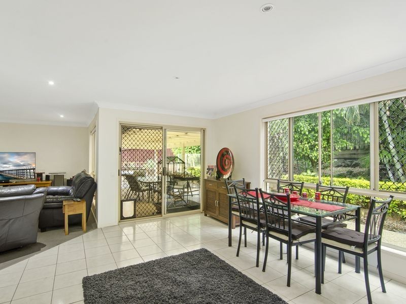 5 Polynesia Avenue, Pacific Pines QLD 4211
