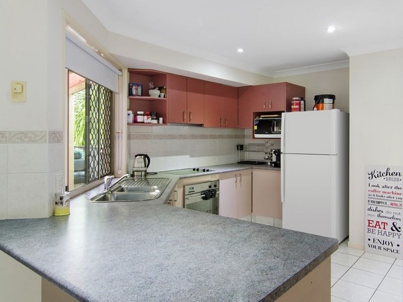 5 Polynesia Avenue, Pacific Pines QLD 4211