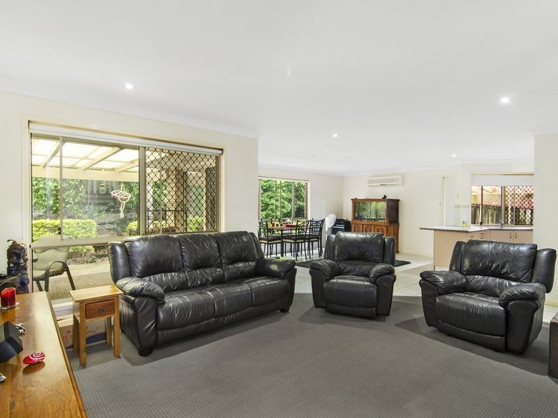 5 Polynesia Avenue, Pacific Pines QLD 4211