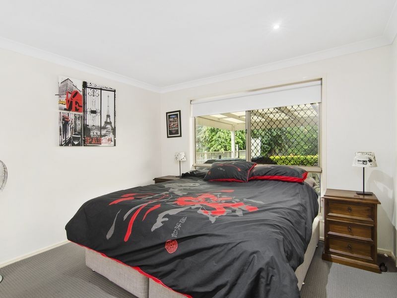 5 Polynesia Avenue, Pacific Pines QLD 4211