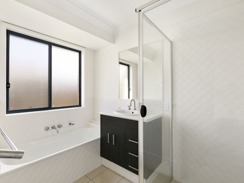 14 Bellinger Key, Pacific Pines QLD 4211