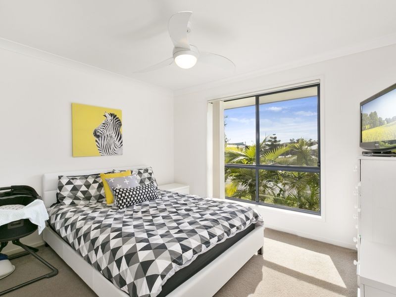 14 Bellinger Key, Pacific Pines QLD 4211