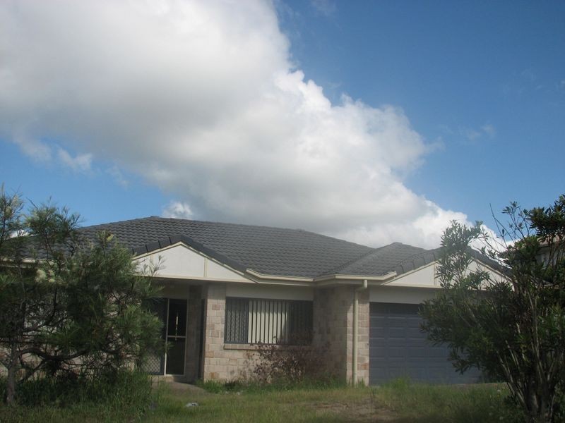 4 Cobbler Place, Pacific Pines QLD 4211