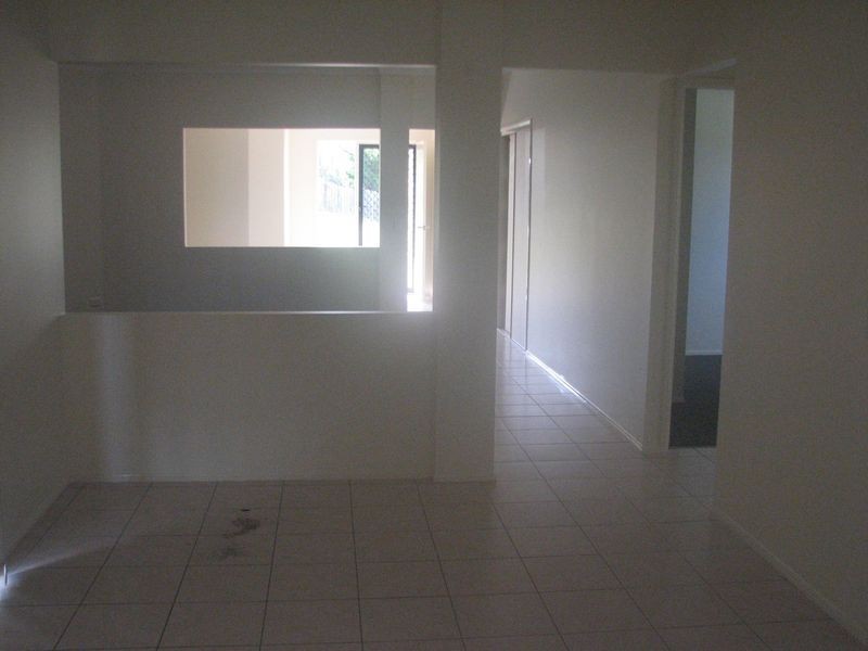 4 Cobbler Place, Pacific Pines QLD 4211