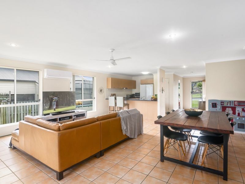 5 Tennant Street, Pacific Pines QLD 4211