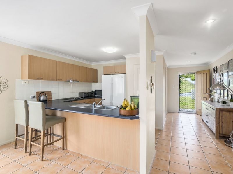 5 Tennant Street, Pacific Pines QLD 4211