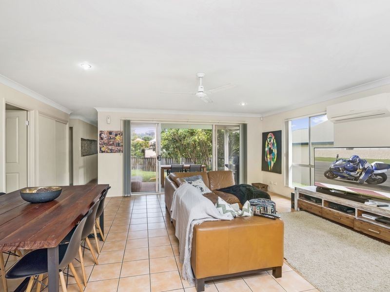 5 Tennant Street, Pacific Pines QLD 4211