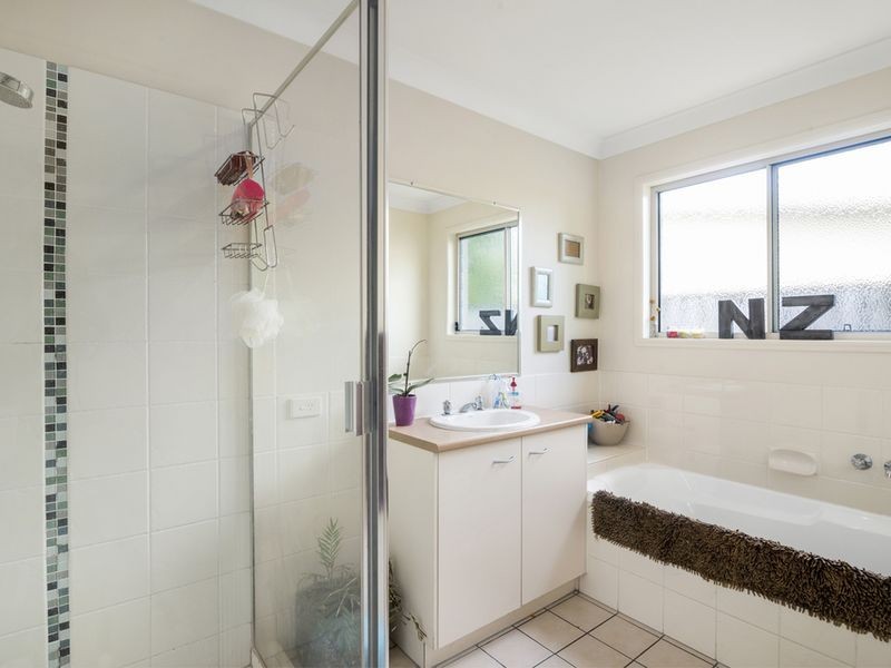 5 Tennant Street, Pacific Pines QLD 4211