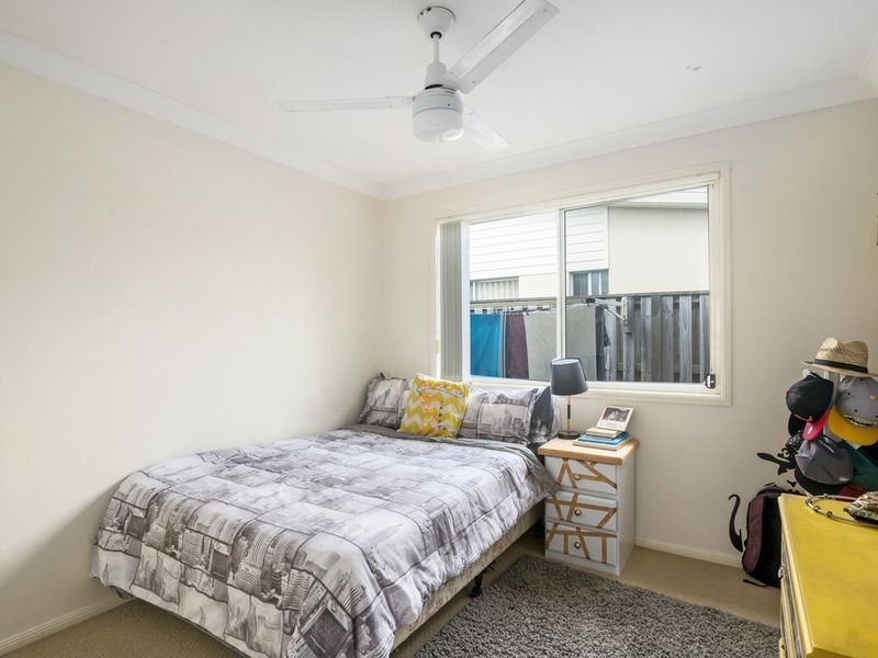 5 Tennant Street, Pacific Pines QLD 4211