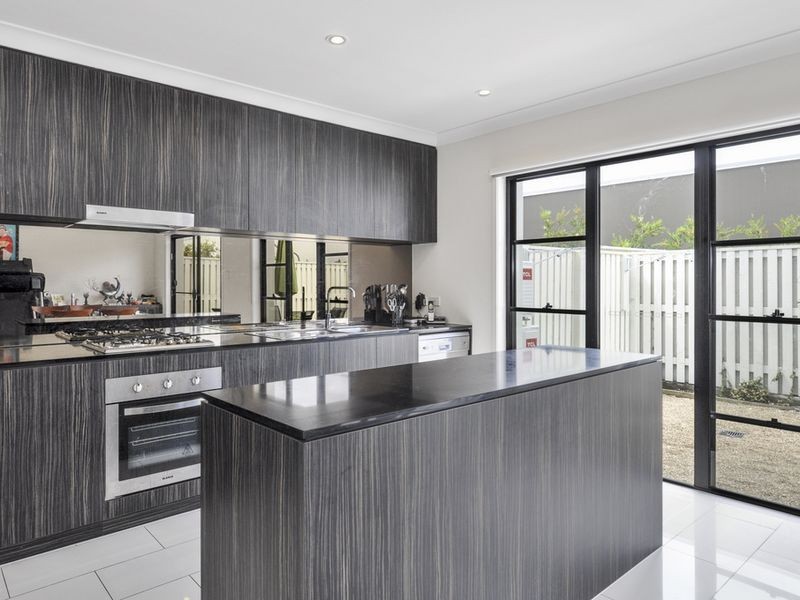 69/26 Hotham Drive, Pacific Pines QLD 4211