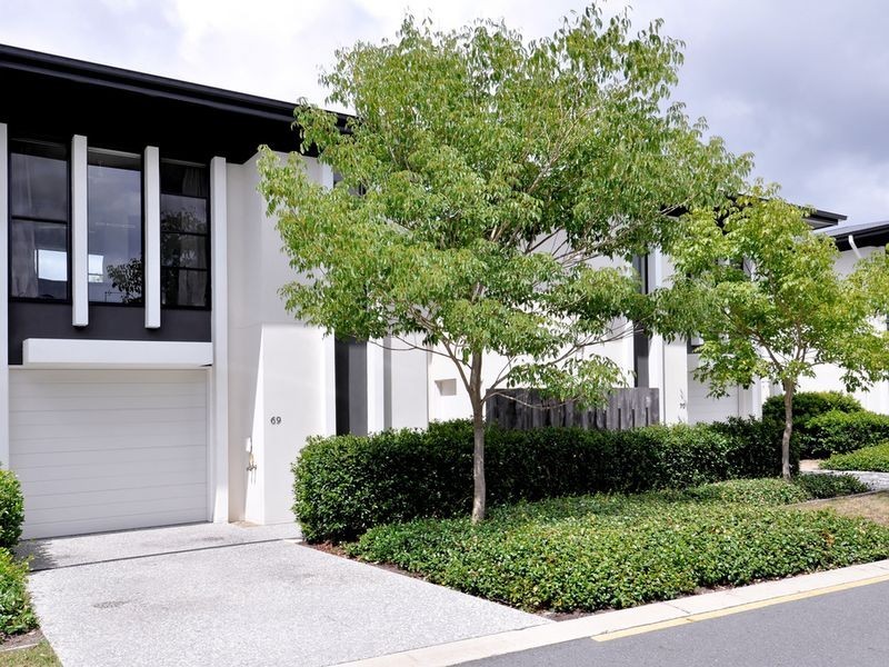 69/26 Hotham Drive, Pacific Pines QLD 4211