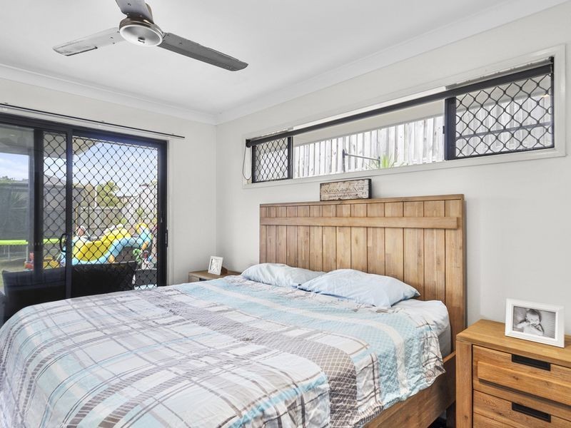 2/2 Lawley Crescent, Pacific Pines QLD 4211