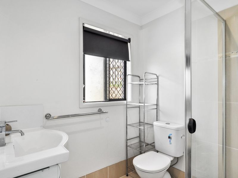 2/2 Lawley Crescent, Pacific Pines QLD 4211