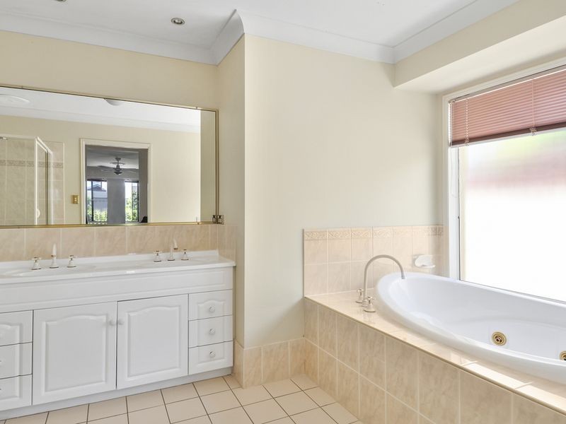 120 Santa Isobel Boulevard, Pacific Pines QLD 4211