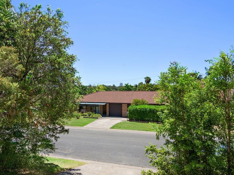 2/18 Callistemon Court, Arundel QLD 4214
