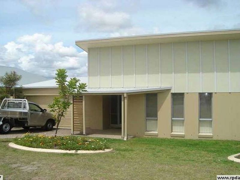 7 Tennant Street, Pacific Pines QLD 4211