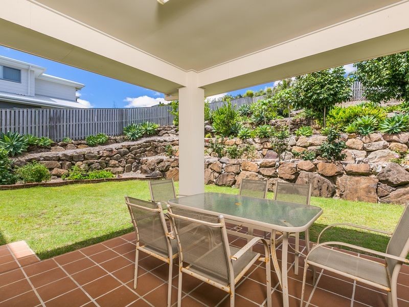 27 Yamba Street, Pacific Pines QLD 4211