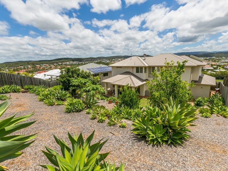 27 Yamba Street, Pacific Pines QLD 4211
