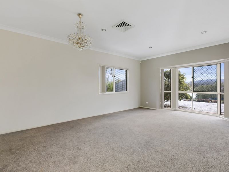 27 Yamba Street, Pacific Pines QLD 4211