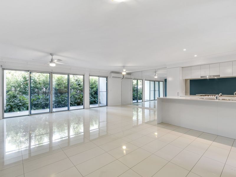 110/3 Compass Drive, Biggera Waters QLD 4216