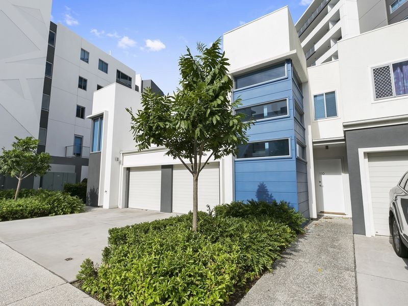 110/3 Compass Drive, Biggera Waters QLD 4216