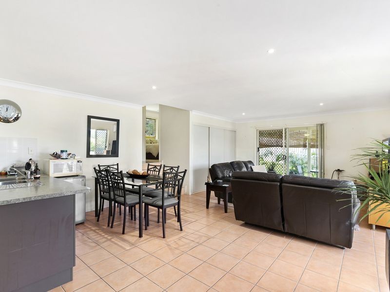 14 Pritchard Court, Pacific Pines QLD 4211